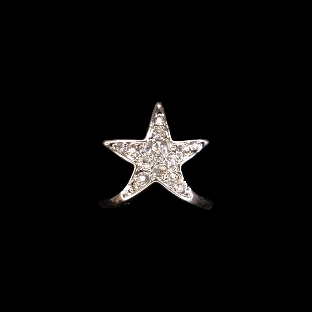 Vintage Silver and Rhinestone Knuckle Grazing Star Ring